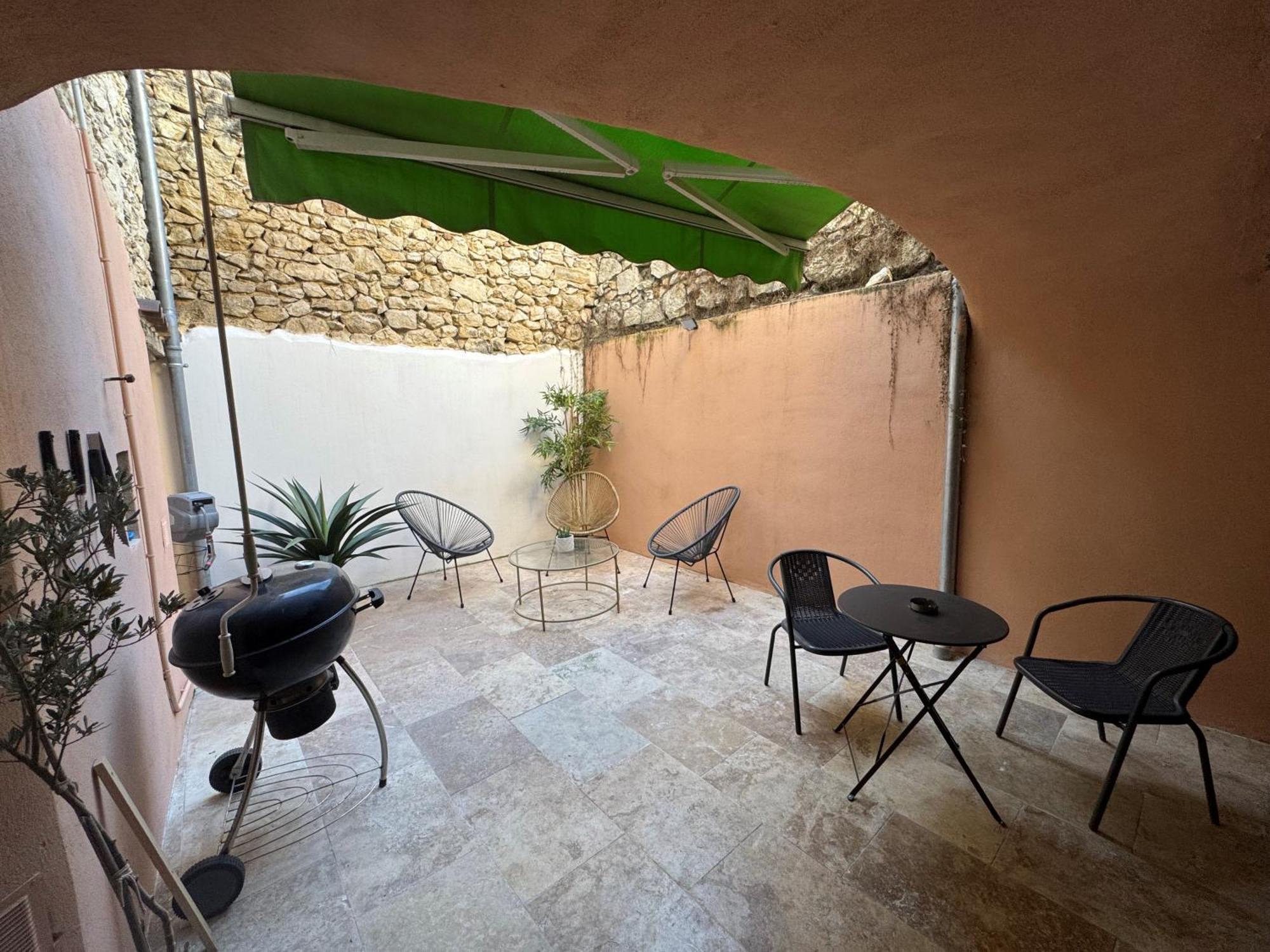 Apartmán Alena Bourg-Saint-Andéol Exteriér fotografie